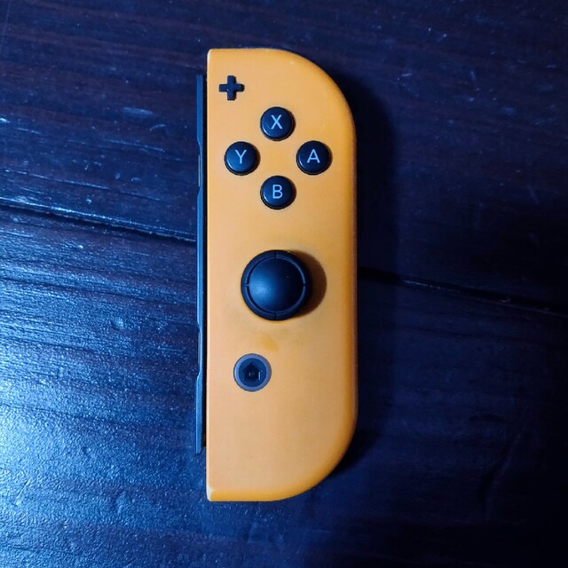 Nintendo Switch(ニンテンドースイッチ)のジョイントR ジャンク品 エンタメ/ホビーのゲームソフト/ゲーム機本体(その他)の商品写真