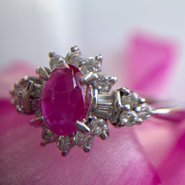 pt900  プリンセスのように愛らしい  カボションルビーダイヤモンド リング レディースのアクセサリー(リング(指輪))の商品写真