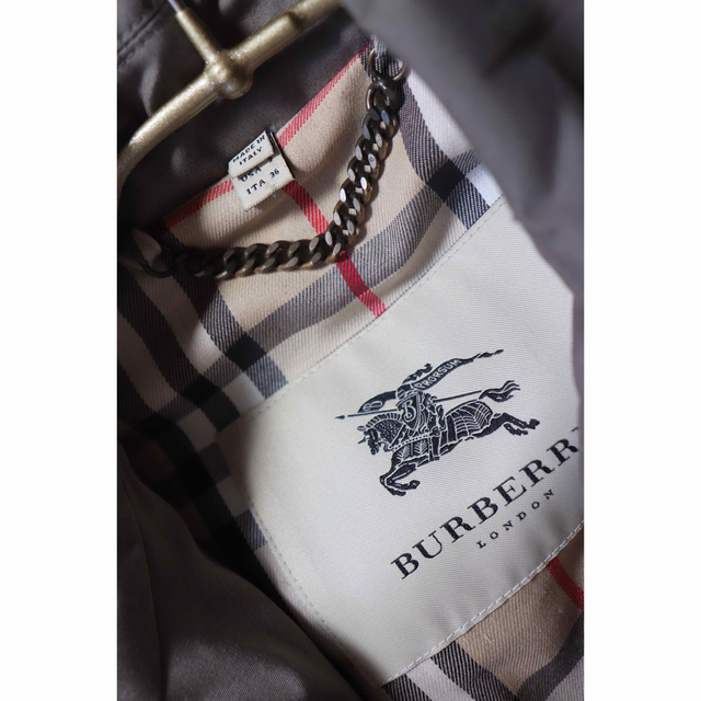 BURBERRY(バーバリー)の極美品 Burberry バーバリー カーキ トレンチ コート  レディースのジャケット/アウター(トレンチコート)の商品写真