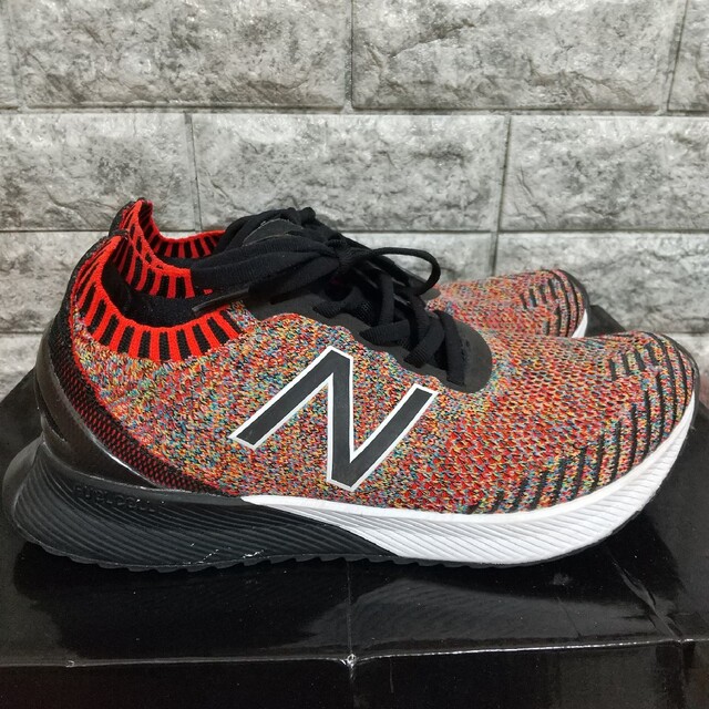 New Balance(ニューバランス)のnew balance ニューバランス FUELCELL ECHO シューズ レディースの靴/シューズ(スニーカー)の商品写真