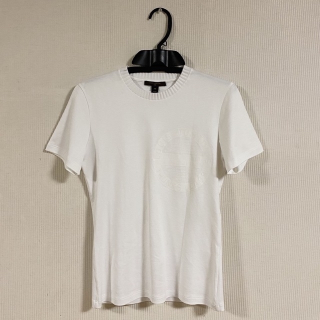 LOUIS VUITTON(ルイヴィトン)のLOUIS VUITTONスタンプTシャツ レディースのトップス(Tシャツ(半袖/袖なし))の商品写真