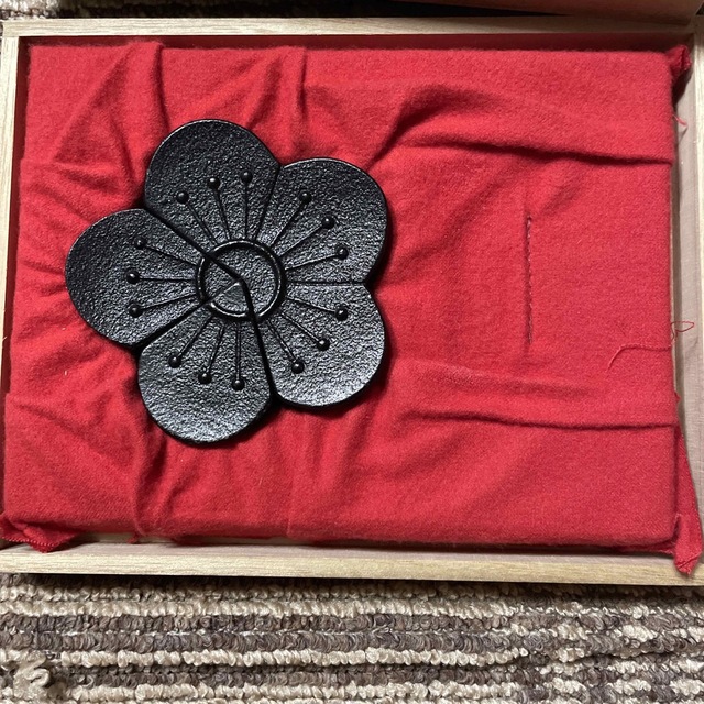 水沢鋳物 文鎮 梅の花