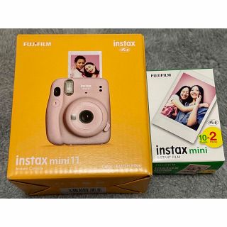 フジフイルム(富士フイルム)の【チッチカチー様専用】チェキ(ピンク)　新品未開封　INSTAX MINI 11(フィルムカメラ)