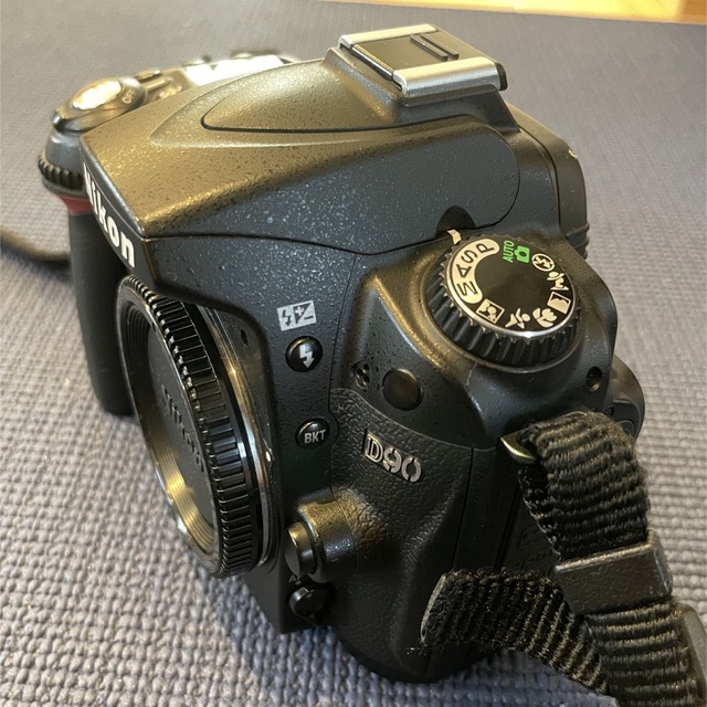 Nikon D90 18-105mmレンズセット（日にちリセットされます）デジタルカメラ