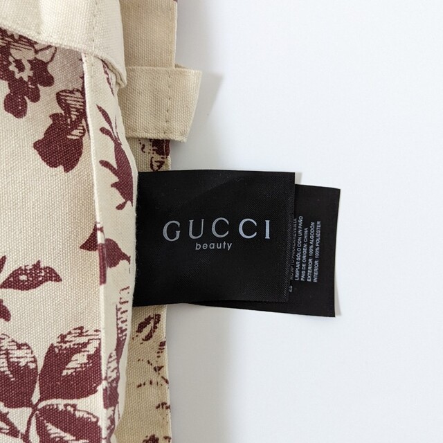 Gucci(グッチ)の新品未使用 グッチ トートバッグ  ノベルティ　レッド メンズのバッグ(トートバッグ)の商品写真