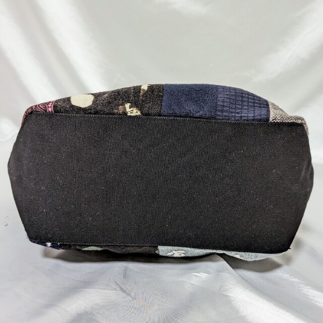 mina perhonen(ミナペルホネン)の未使用 ミナペルホネン ピースバッグ トートバッグ パッチワーク レザー 黒 レディースのバッグ(トートバッグ)の商品写真