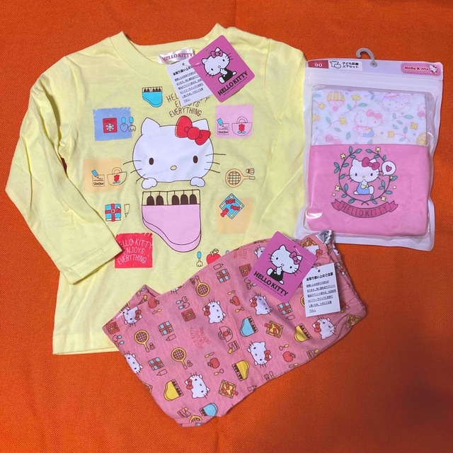 ハローキティ(ハローキティ)の新品HELLO KITTY 4点セット 90cm キッズ/ベビー/マタニティのキッズ服女の子用(90cm~)(その他)の商品写真