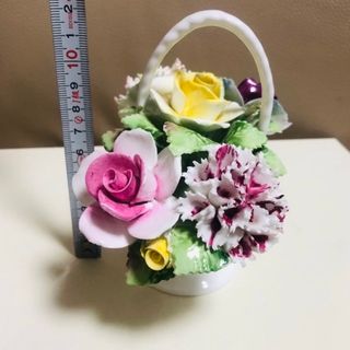 ロイヤルドルトン(Royal Doulton)のロイヤルドルトン  陶花　バスケット(置物)