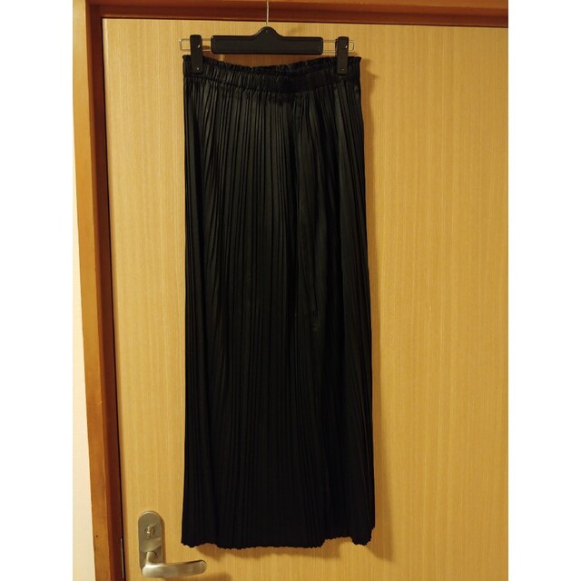 Right-on(ライトオン)のプリーツスカート　ブラック レディースのスカート(ロングスカート)の商品写真