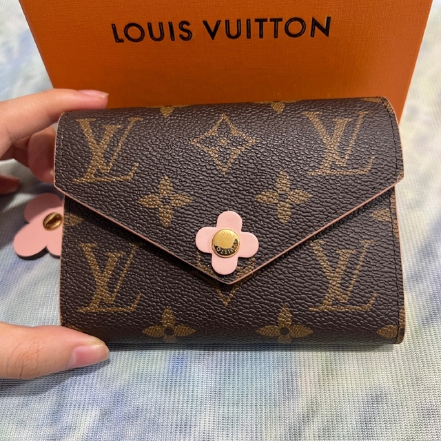 LOUIS VUITTON - 極美品✨ルイヴィトン 【LOUIS VUITTON】 折り財布の