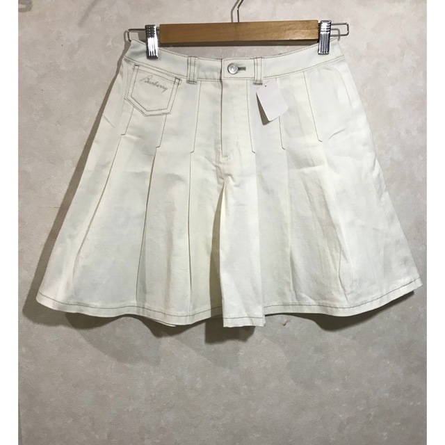 新品　BURBERRY  スカート　160cm キッズ/ベビー/マタニティのキッズ服女の子用(90cm~)(スカート)の商品写真