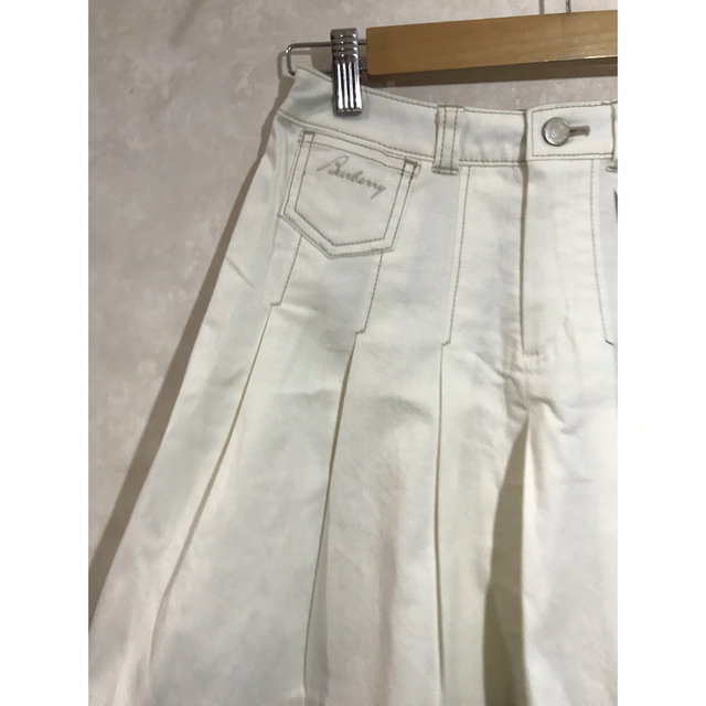 新品　BURBERRY  スカート　160cm キッズ/ベビー/マタニティのキッズ服女の子用(90cm~)(スカート)の商品写真