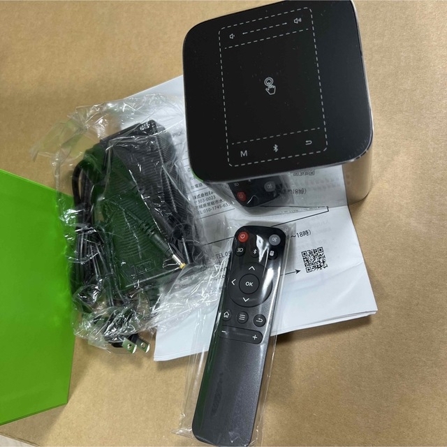未使用!PIQO モバイルプロジェクター