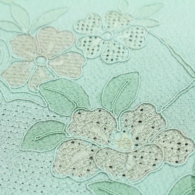 【蘇州・スワトウ刺繍】　上品に華やぐ訪問着　式典・ご結婚式にも　新品のお着物です