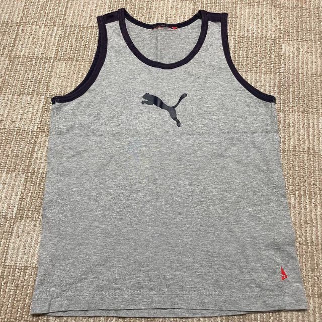 PUMA(プーマ)の2715 PUMA タンクトップ グレー バイカラー プリントロゴ(イラスト) キッズ/ベビー/マタニティのキッズ服男の子用(90cm~)(Tシャツ/カットソー)の商品写真