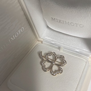 ミキモト(MIKIMOTO)の【超美品】ミキモトK18四葉クローバー　ダイヤモンドブローチ　0.7ct(ブローチ/コサージュ)