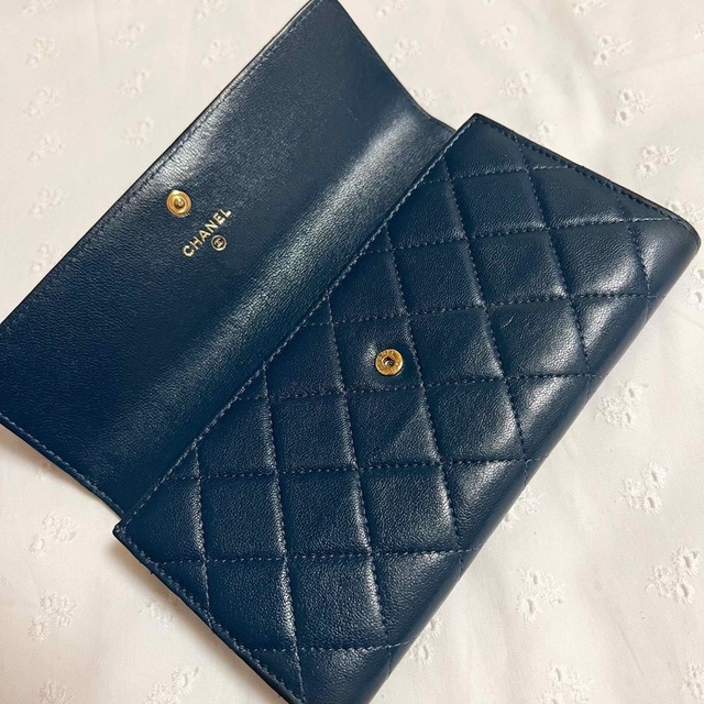 CHANEL(シャネル)の【専用】CHANEL 19シャネル 長財布 フラップウォレット マトラッセ レディースのファッション小物(財布)の商品写真