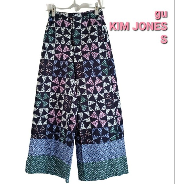 KIM JONES(キムジョーンズ)の未使用品レベル　Kim Jones  GU　コラボ　可愛いワイドパンツ レディースのパンツ(バギーパンツ)の商品写真