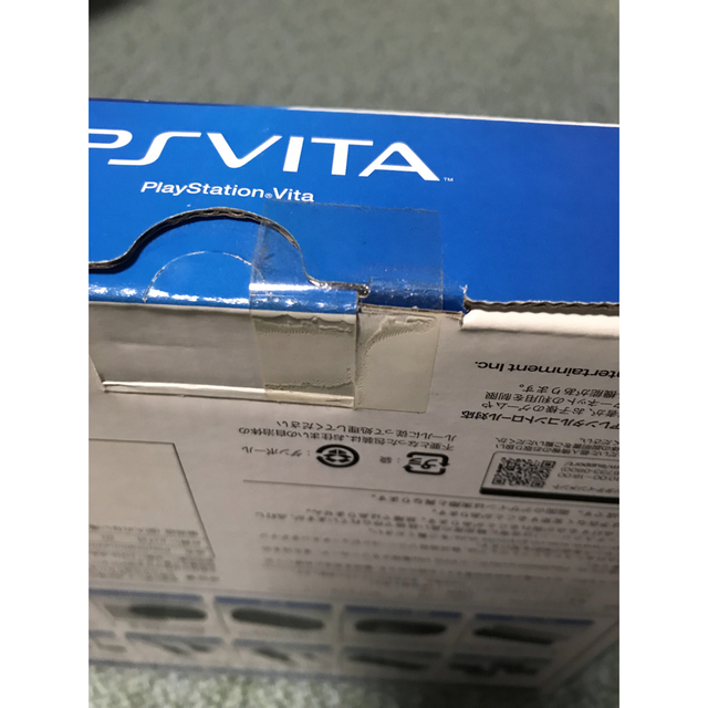 PlayStation Vita(プレイステーションヴィータ)の[未開封]PlayStationVITA 本体  PCH-1100 AA01 エンタメ/ホビーのゲームソフト/ゲーム機本体(携帯用ゲーム機本体)の商品写真