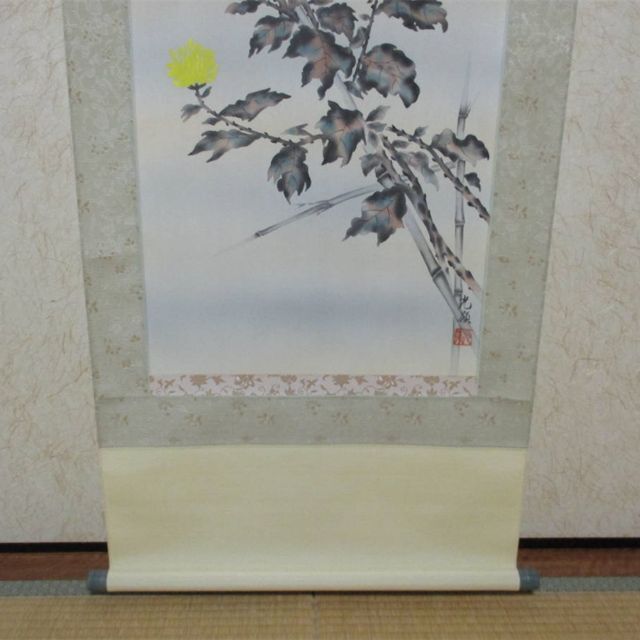 掛軸 高原光嶺『菊花図』秋の掛軸 絹本 桐箱付 良好品 掛け軸 d31150 掛軸 高原光嶺『菊花図』秋の掛軸 絹本 桐箱付 良好品 掛け軸 d31150