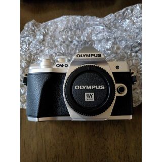 新品未使用 OLYMPUS OM-D E-M10 MarkⅢ ボディ シルバー