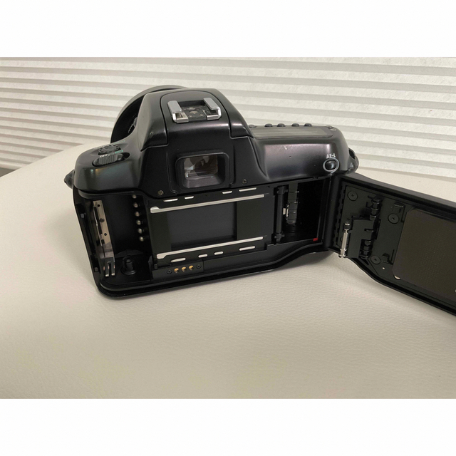 使い勝手の良い Nikon F50/レンズ付き。〈ジャンク品〉。 カメラ 使い勝手の良い Nikon F50/レンズ付き。〈ジャンク品〉。 カメラ