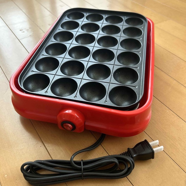 アイリスオーヤマ たこ焼き器 着脱式たこ焼きプレート PTY-24-R スマホ/家電/カメラの調理家電(たこ焼き機)の商品写真