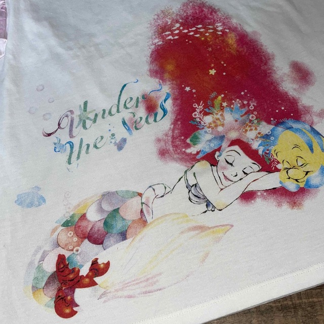 Disney(ディズニー)のディズニーストア　アリエル　フリルTシャツ レディースのトップス(Tシャツ(半袖/袖なし))の商品写真