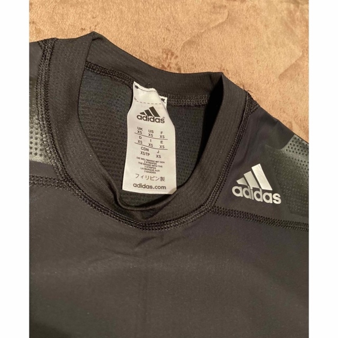 adidas(アディダス)の【半額以下】タグ付 adidasアディダスTECHFITスポーツウェアTシャツ チケットのスポーツ(ランニング/ジョギング)の商品写真