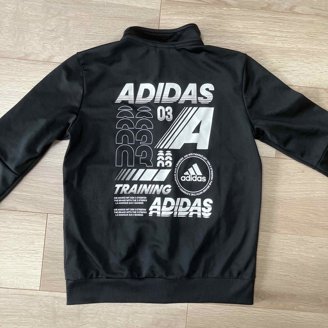 adidas(アディダス)のadidasジャージ キッズ/ベビー/マタニティのキッズ服男の子用(90cm~)(ジャケット/上着)の商品写真