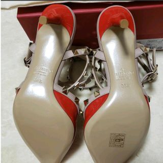 VALENTINO - 【VALENTINO】ロックスタッズ ストラップパンプス23.5cmの