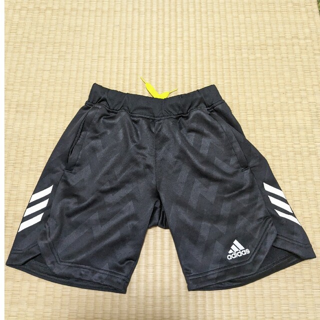 adidas(アディダス)のアディダス140ハーフパンツ ★2枚セット★ スポーツ/アウトドアのサッカー/フットサル(ウェア)の商品写真