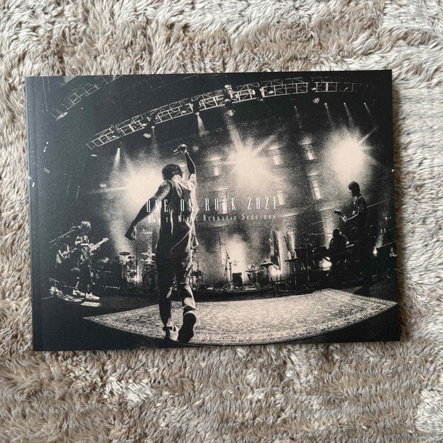 ONE OK ROCK(ワンオクロック)のDay to Night Acoustic Sessions  エンタメ/ホビーのDVD/ブルーレイ(ミュージック)の商品写真