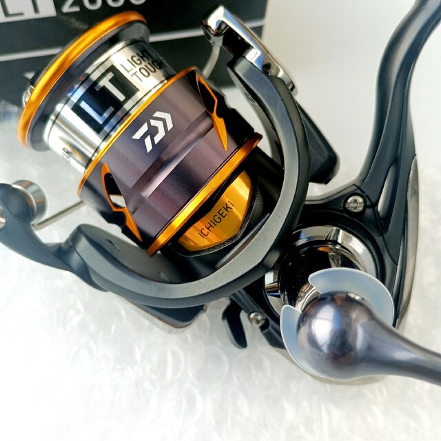 ■新品 DAIWA 海外モデル リール 一撃 ICHIGEKI X LT2000