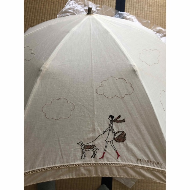 BURBERRY(バーバリー)の⭐️最終値下げ⭐️Burberry女の子刺繍入りの傘 レディースのファッション小物(傘)の商品写真