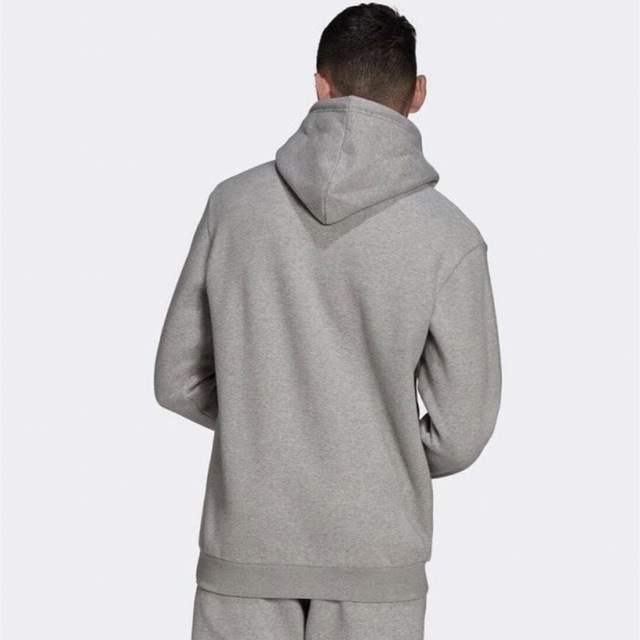 adidas(アディダス)の再値下げ！　アディダス  パーカー　ESSENTIAL HOODIE メンズのトップス(パーカー)の商品写真