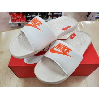 ナイキ(NIKE)のNIKEナイキ ビクトリーワンスライド 26.0cm シャワーサンダル ベナッシ(サンダル)