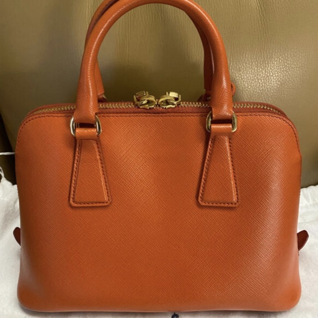 PRADA(プラダ)のPRADA SAFFIANO BAG BL0838 PAPAYA  レディースのバッグ(ハンドバッグ)の商品写真