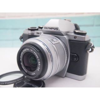 ❤️ワンクラス上のプレミアム❤️OLYMPUS OM-D E-M10レンズセット