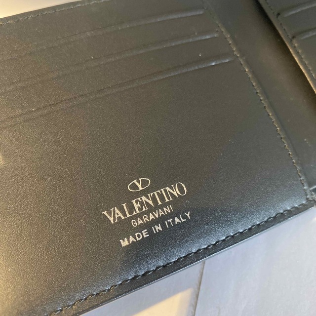 VALENTINO 二つ折り財布 ストラップ付き 3