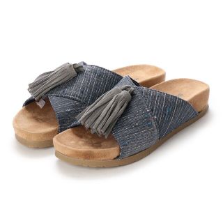 ミネトンカ(Minnetonka)のフラットサンダル MILA(BLUE MEDINA PRINT)(サンダル)