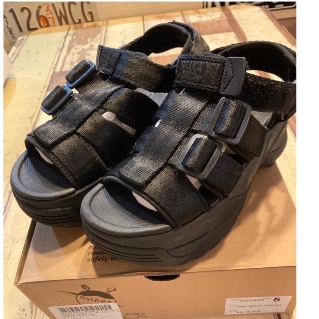 SHAKA(シャカ)のSHAKA  サンダル GOOD DEAL ブラック✖️ブラック レディースの靴/シューズ(サンダル)の商品写真