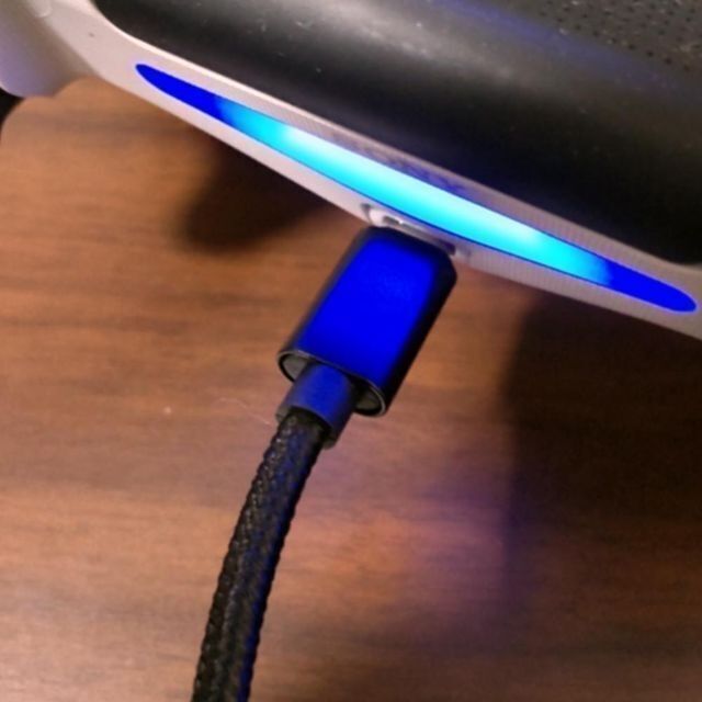 microUSBケーブル 1m×3本セット PS4 充電器 ゴールド 充電コード エンタメ/ホビーのゲームソフト/ゲーム機本体(その他)の商品写真