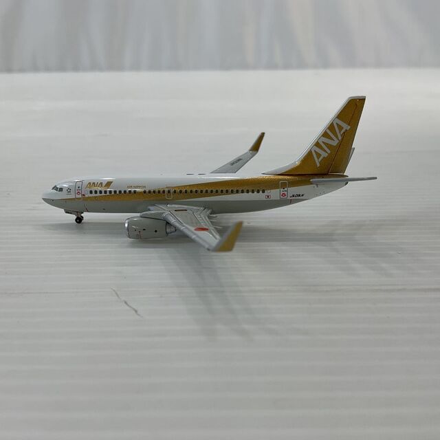 全日空商事 ANA/アナ BOEING/ボーイング 737-700 GOLD JET 全日空商事 ANA/アナ BOEING/ボーイング 737-700 GOLD JET