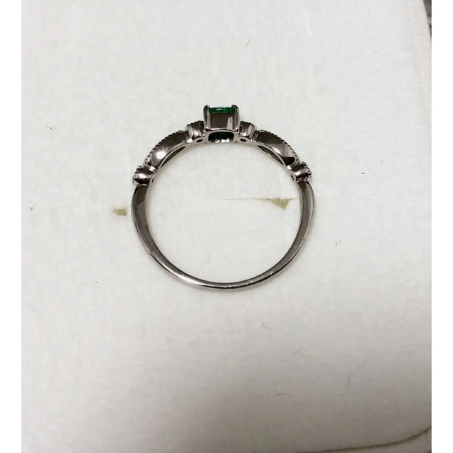 ノンオイルエメラルド　プラチナリング レディースのアクセサリー(リング(指輪))の商品写真