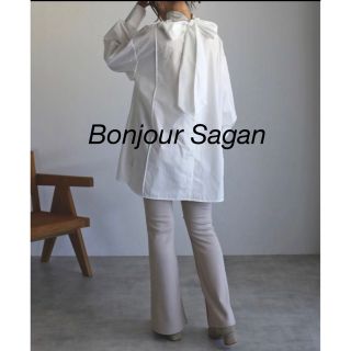 新品未使用Bonjour Saganバックリボンハイネックブラウス　ホワイト(シャツ/ブラウス(長袖/七分))