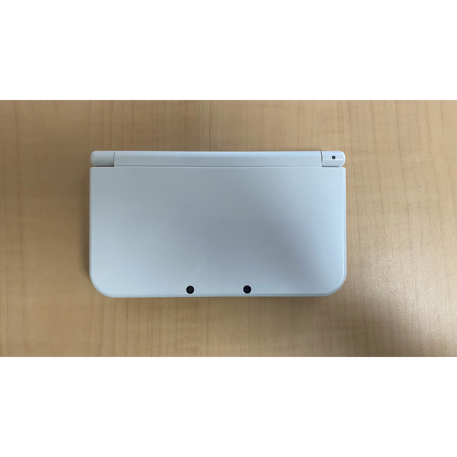 ニンテンドー3DS(ニンテンドー3DS)のNEW ニンテンドー 3DS LL 本体 パールホワイト エンタメ/ホビーのゲームソフト/ゲーム機本体(携帯用ゲーム機本体)の商品写真