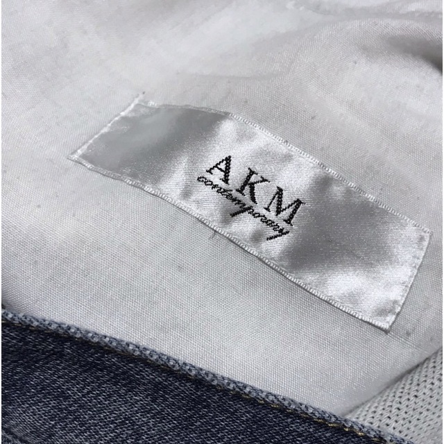 AKM(エイケイエム)のAKM contemporary ダメージ加工 スウェット パンツ M メンズのパンツ(デニム/ジーンズ)の商品写真