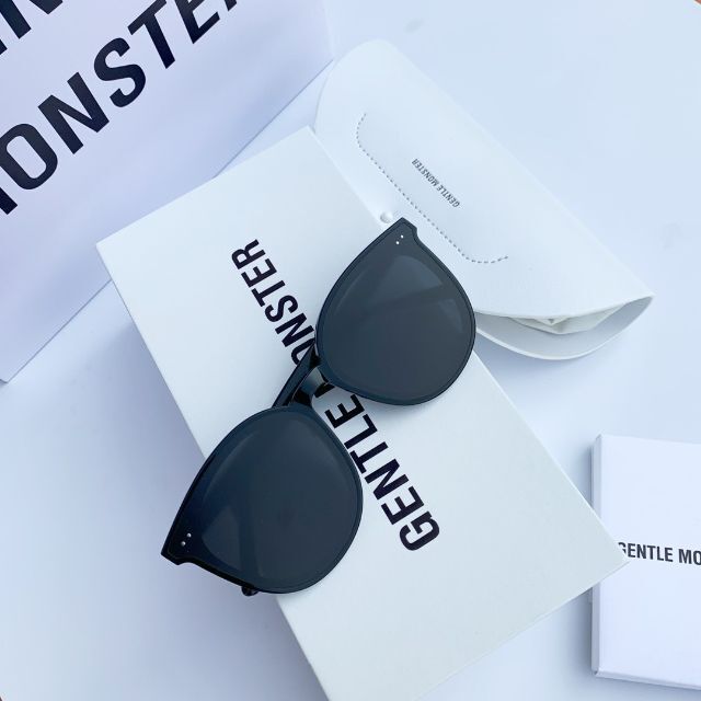 Gentle Monster ジェントルモンスター サングラス Lang黒 お手頃価格