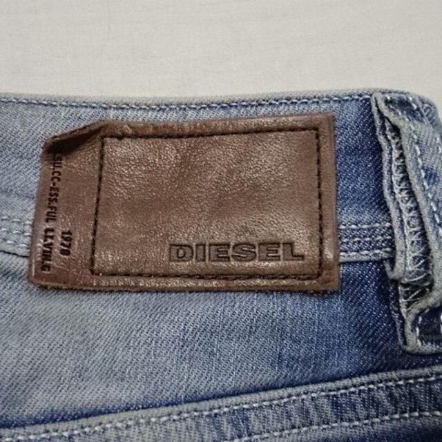 DIESEL(ディーゼル)のディーゼル☆D.N.A☆SLEENKER☆スリムスキニー☆27☆ウェスト約78 メンズのパンツ(デニム/ジーンズ)の商品写真